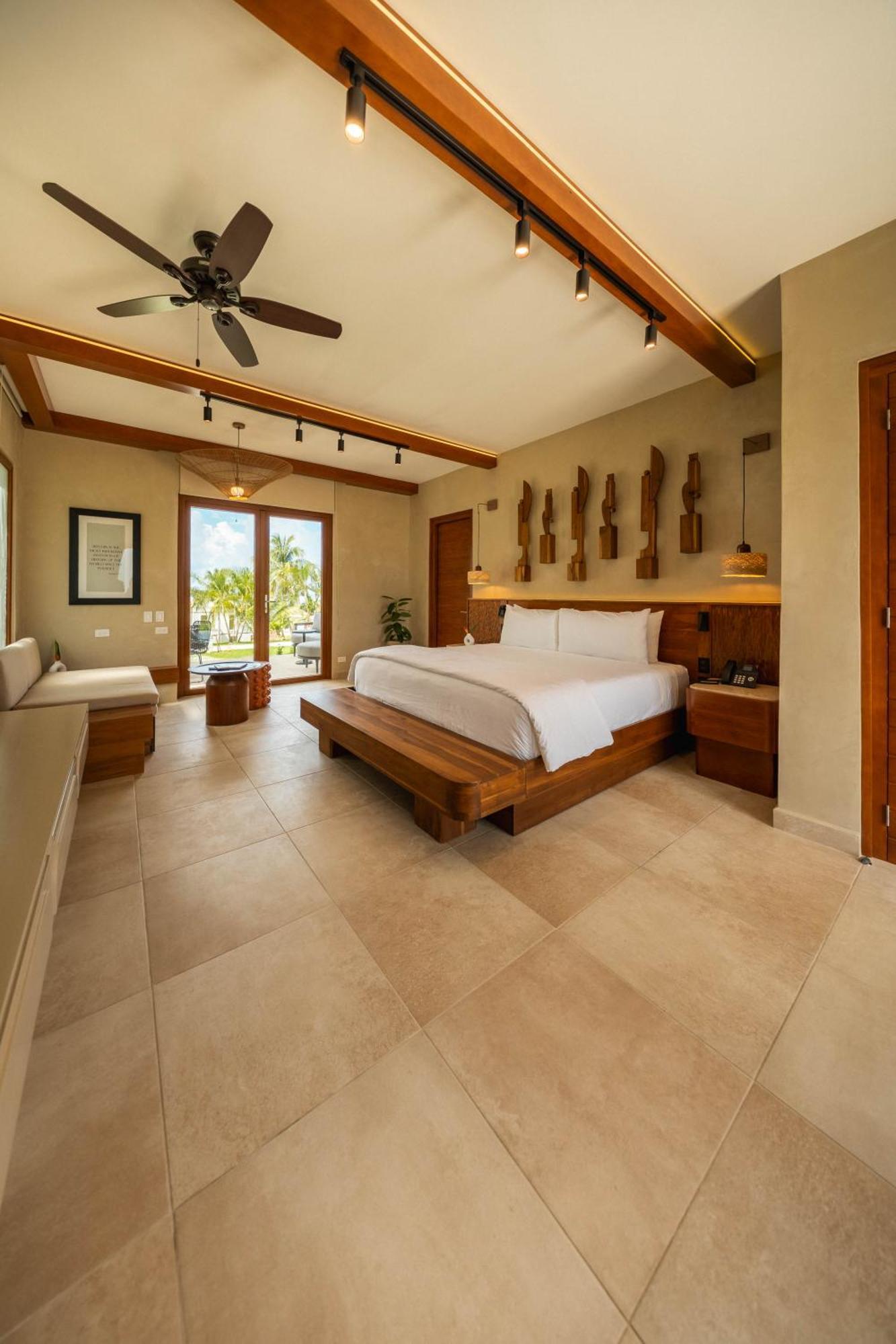 Las Verandas Hotel & Villas First Bight ภายนอก รูปภาพ