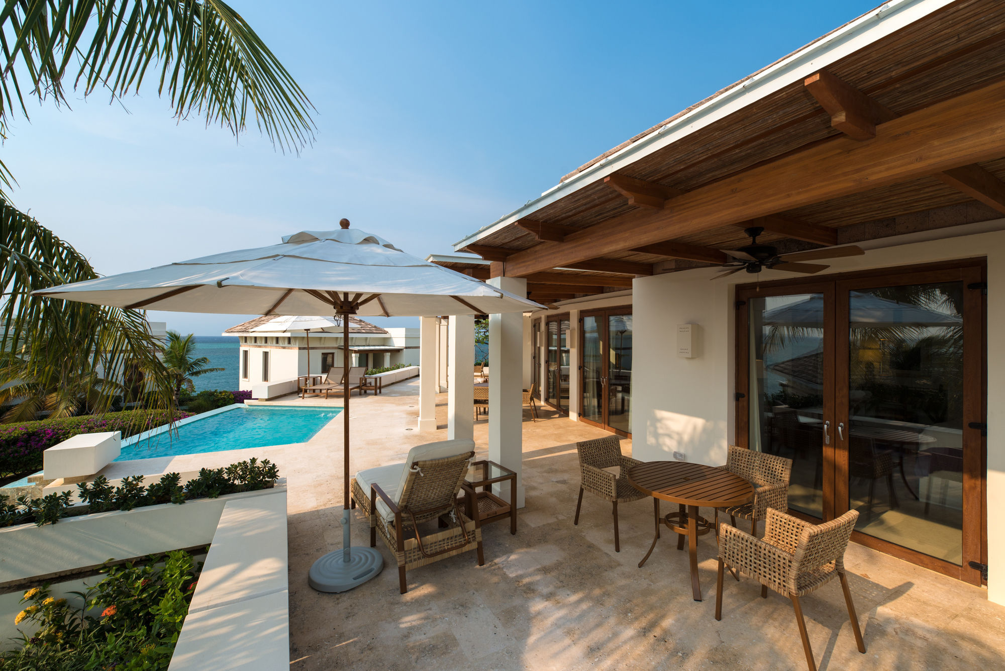 Las Verandas Hotel & Villas First Bight ภายนอก รูปภาพ